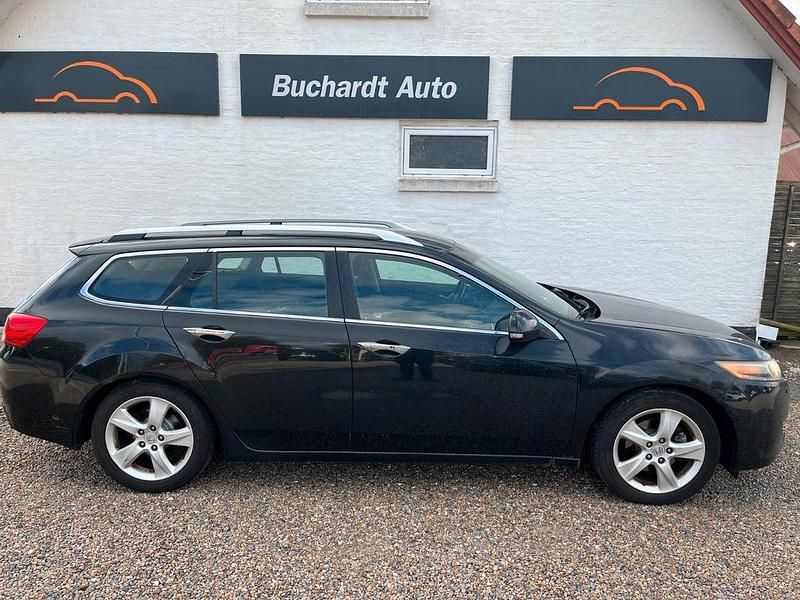 Schwarz Gebraucht 2009 Honda Accord Elegance Limousine | 4.400 € (Fairer Preis) - Bild 1/4