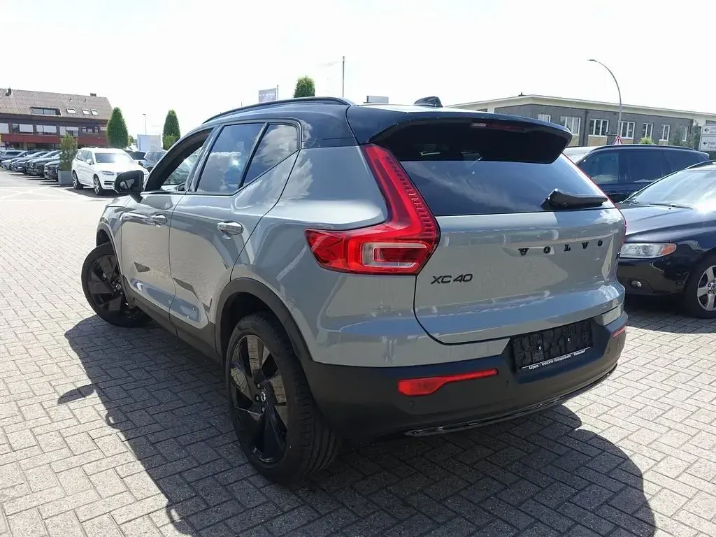 Gebraucht Volvo XC40 Plus 163 PS (119 kW) 2025 Grau SUV