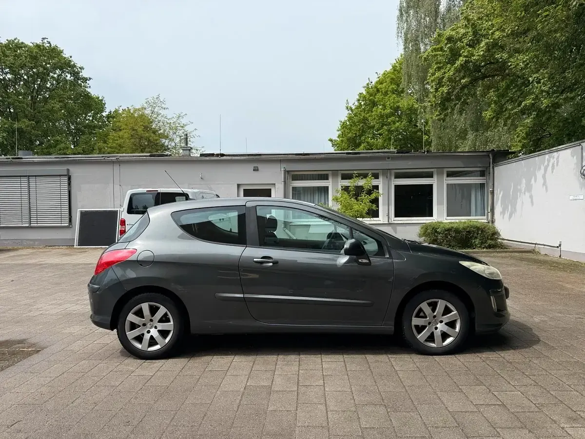 Gebraucht Peugeot 308 120 PS (88 kW) 2008 Grau Coupé