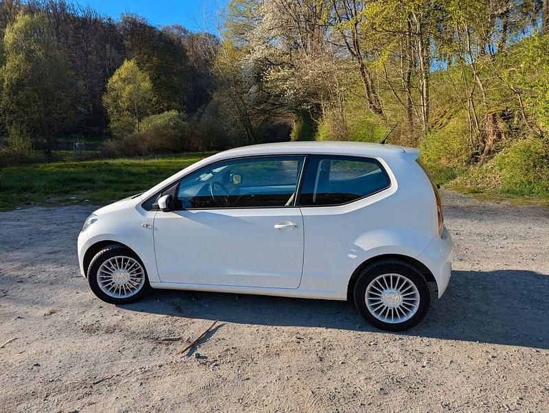 Usado VW up! high up! 68 HP (50 kW) 2015 Branco Citadino
