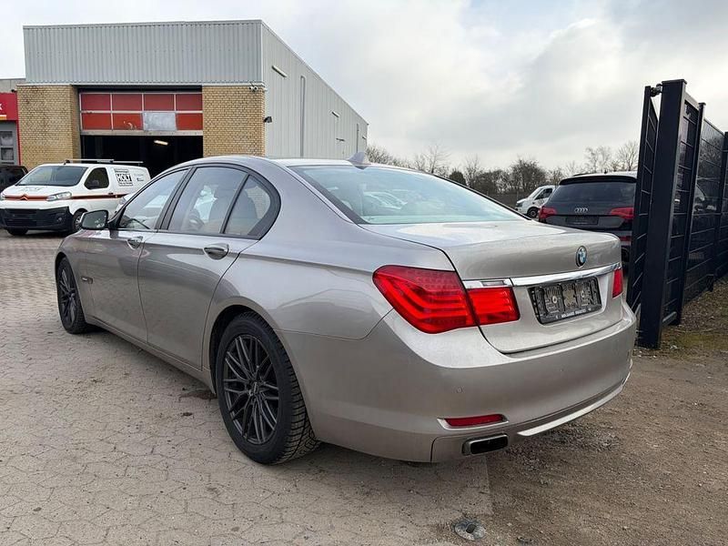 Gebraucht BMW 730 Sport Line 245 PS (180 kW) 2008 Beige Limousine