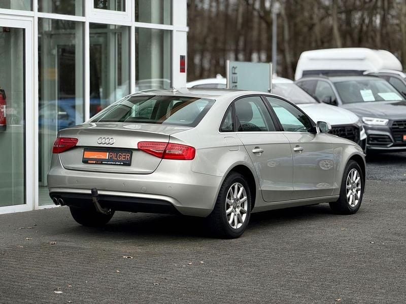 Gebraucht Audi A4 Attraction 150 PS (110 kW) 2016 Silber Limousine