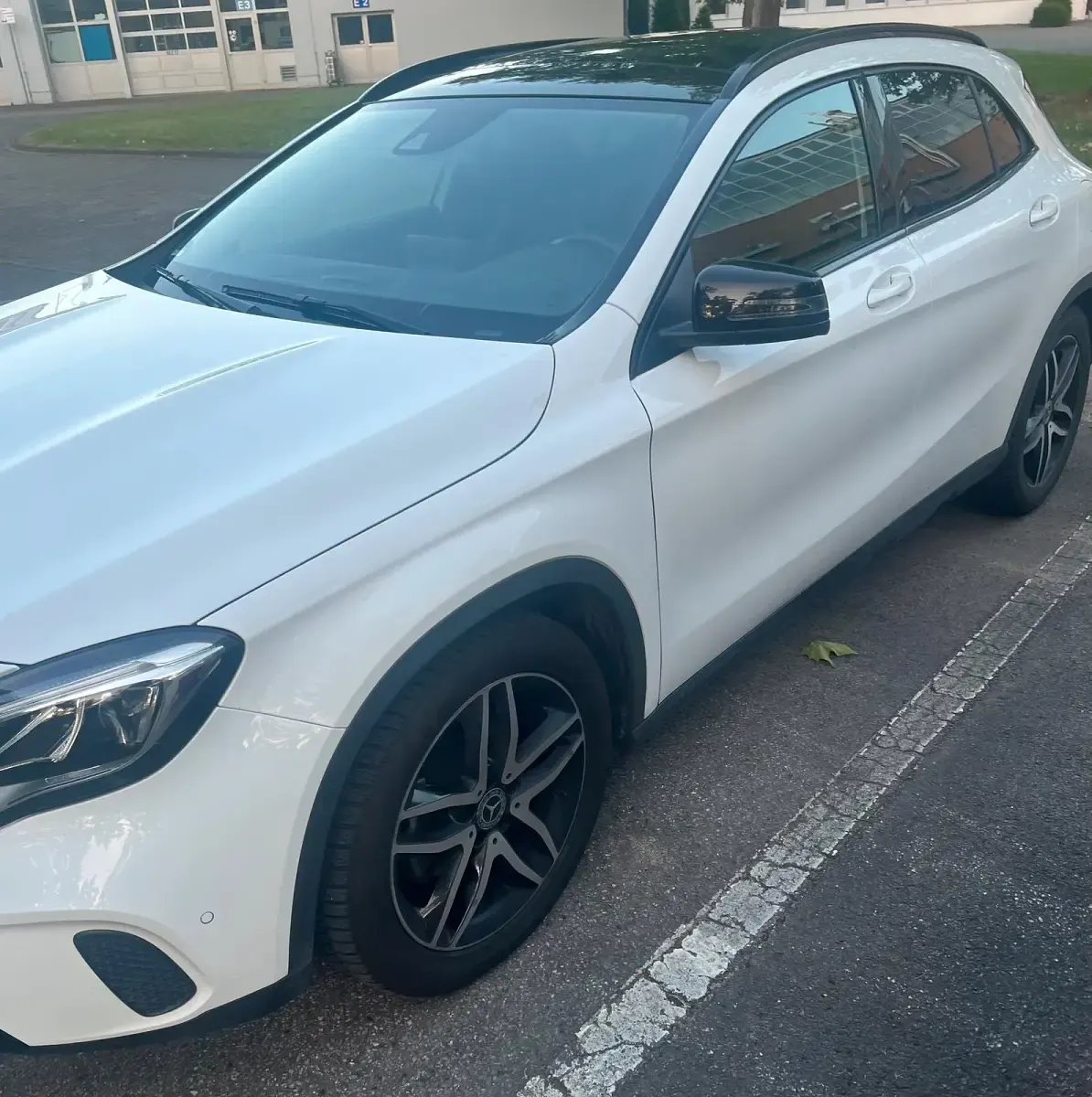 Gebraucht Mercedes GLA180 Night 122 PS (89 kW) 2018 Weiß SUV