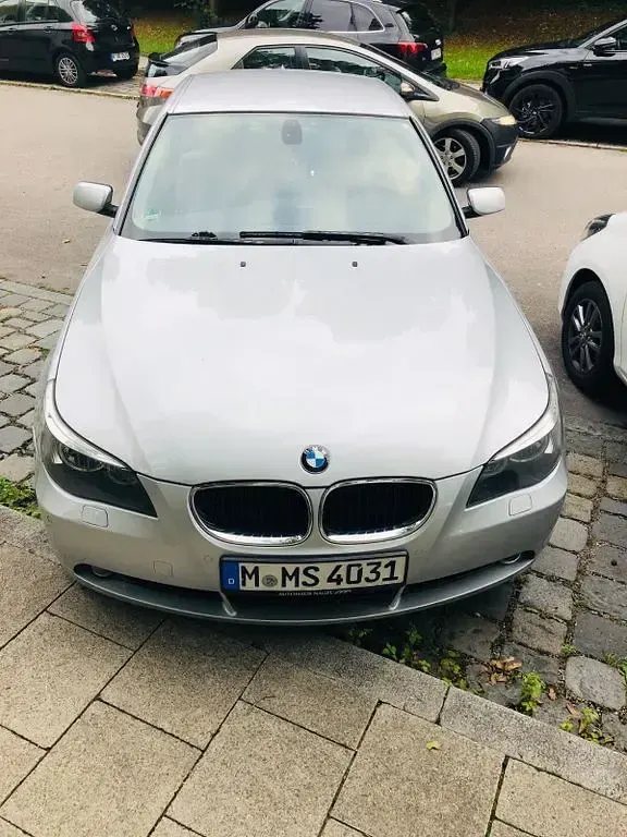 Second-hand BMW 520 170 CP (125 kW) 2004 Argintiu Berlinǎ
