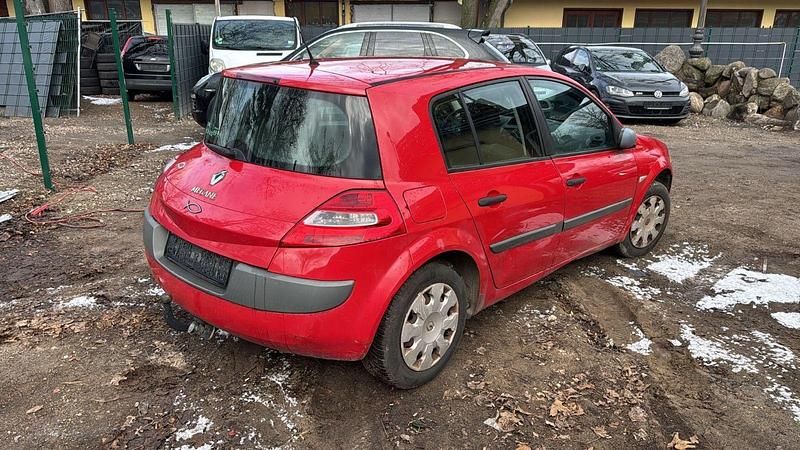 Gebraucht Renault Mégane II Avantage 111 PS (81 kW) 2008 Rot Limousine