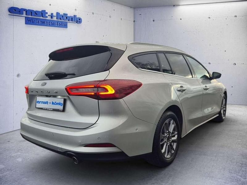 Gebraucht Ford Focus 116 PS (85 kW) 2024 Moondust silver (metallic) Kombi