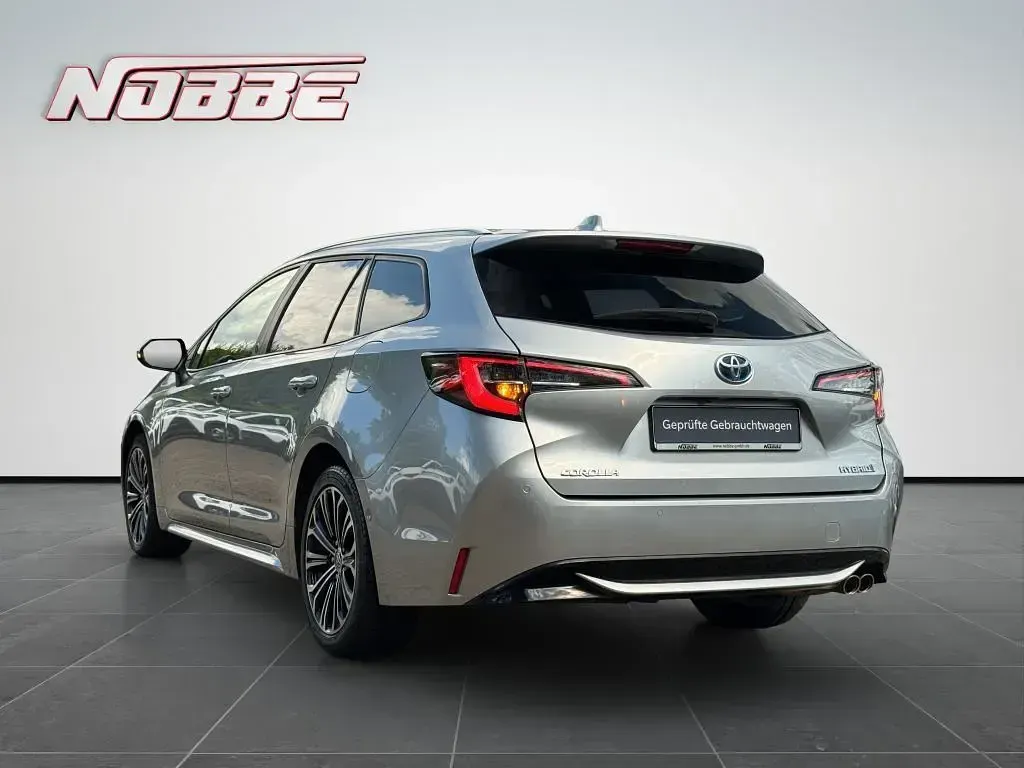 Gebraucht Toyota Corolla Team 179 PS (131 kW) 2022 Silver metallic Kombi