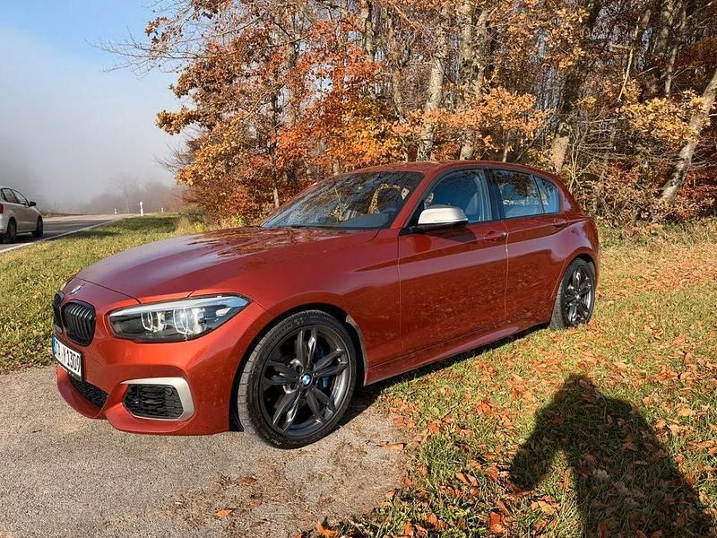 Orange Gebraucht 2019 BMW M140 M Sport Limousine | 32.999 € (Fairer Preis) - Bild 1/4