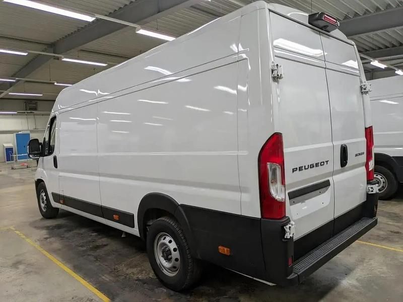 Gebraucht Peugeot Boxer 179 PS (131 kW) 2025 Weiß Van