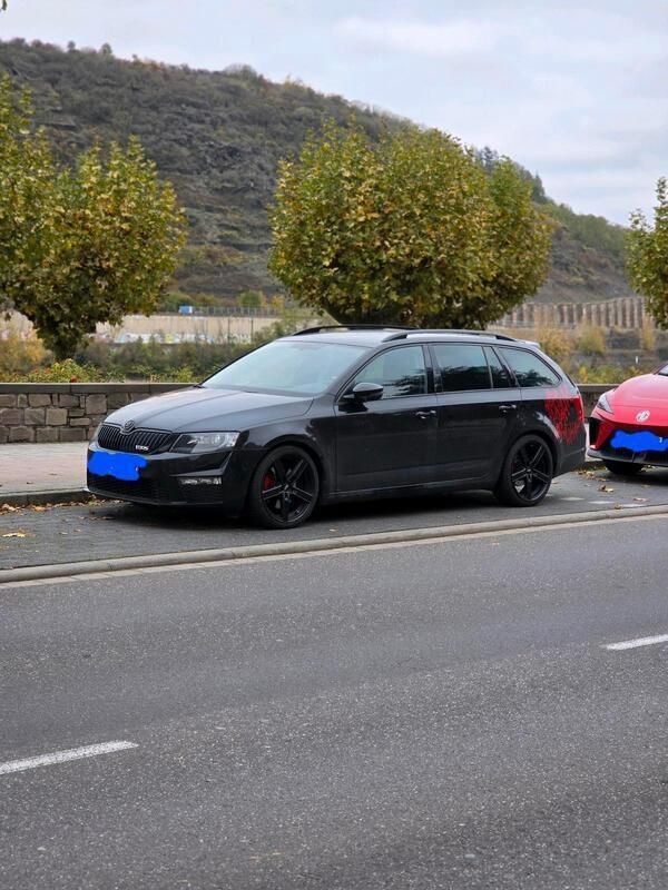 Schwarz Gebraucht 2016 Skoda Octavia vRS Kombi | 11.000 € (Guter Preis) - Bild 1/4