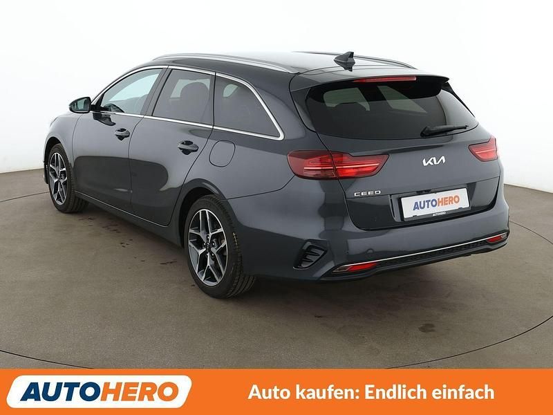 Gebraucht Kia Ceed Vision 160 PS (117 kW) 2022 Grau Kleinwagen