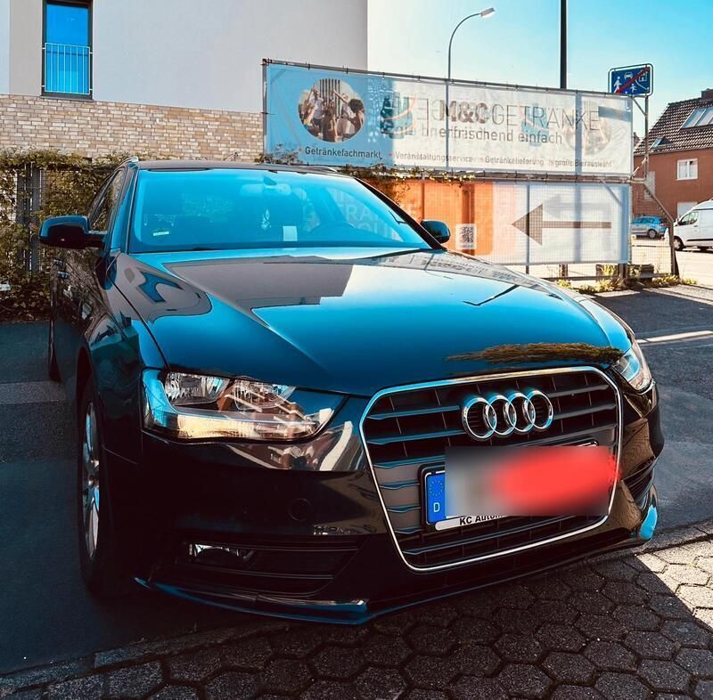 Blau Gebraucht 2014 Audi A4 Kombi | 9.750 € (Guter Preis) - Bild 1/4