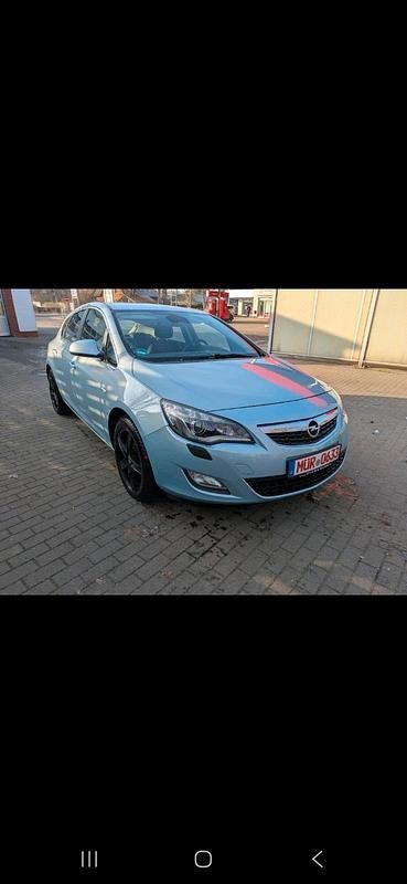 Blau Gebraucht 2010 Opel Astra Limousine | 3.500 € (Fairer Preis) - Bild 1/4