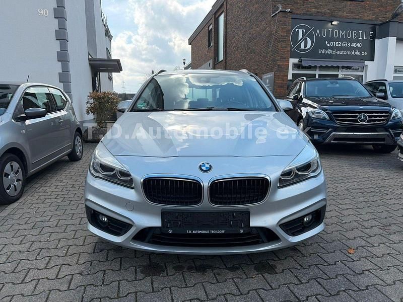 Gebraucht BMW 218 Active Tourer Basis 150 PS (110 kW) 2015 Silber Van / Kleinbus