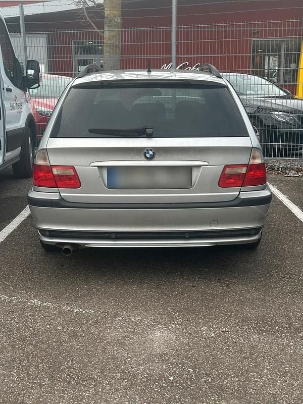 Gebraucht BMW 318 143 PS (105 kW) 2004 Silber Kombi
