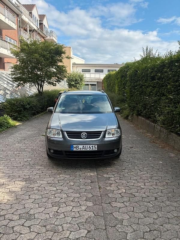 Andere außenfarben Gebraucht 2004 VW Touran Van / Kleinbus | 1.100 € (Superpreis) - Bild 1/4