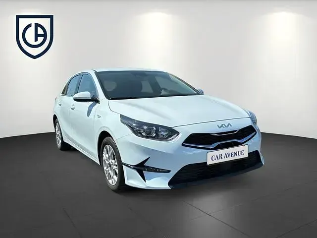 Usado Kia Ceed Vision 160 CV (117 kW) 2023 Blanco Utilitario