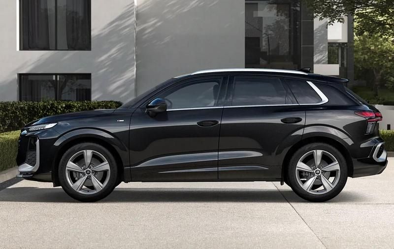 Neu Audi Q3 Advanced 265 PS (194 kW) 2025 Mythosschwarz metallic SUV