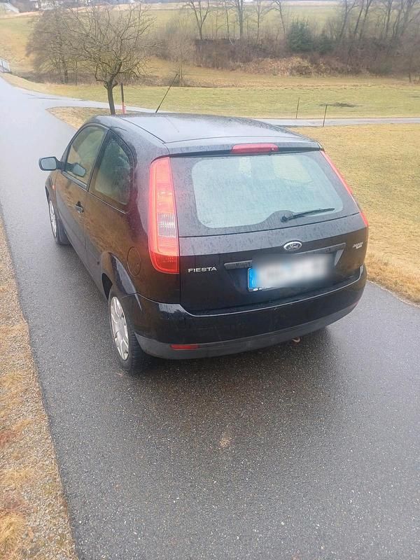 Gebraucht Ford Fiesta 80 PS (58 kW) 2003 Schwarz Kleinwagen