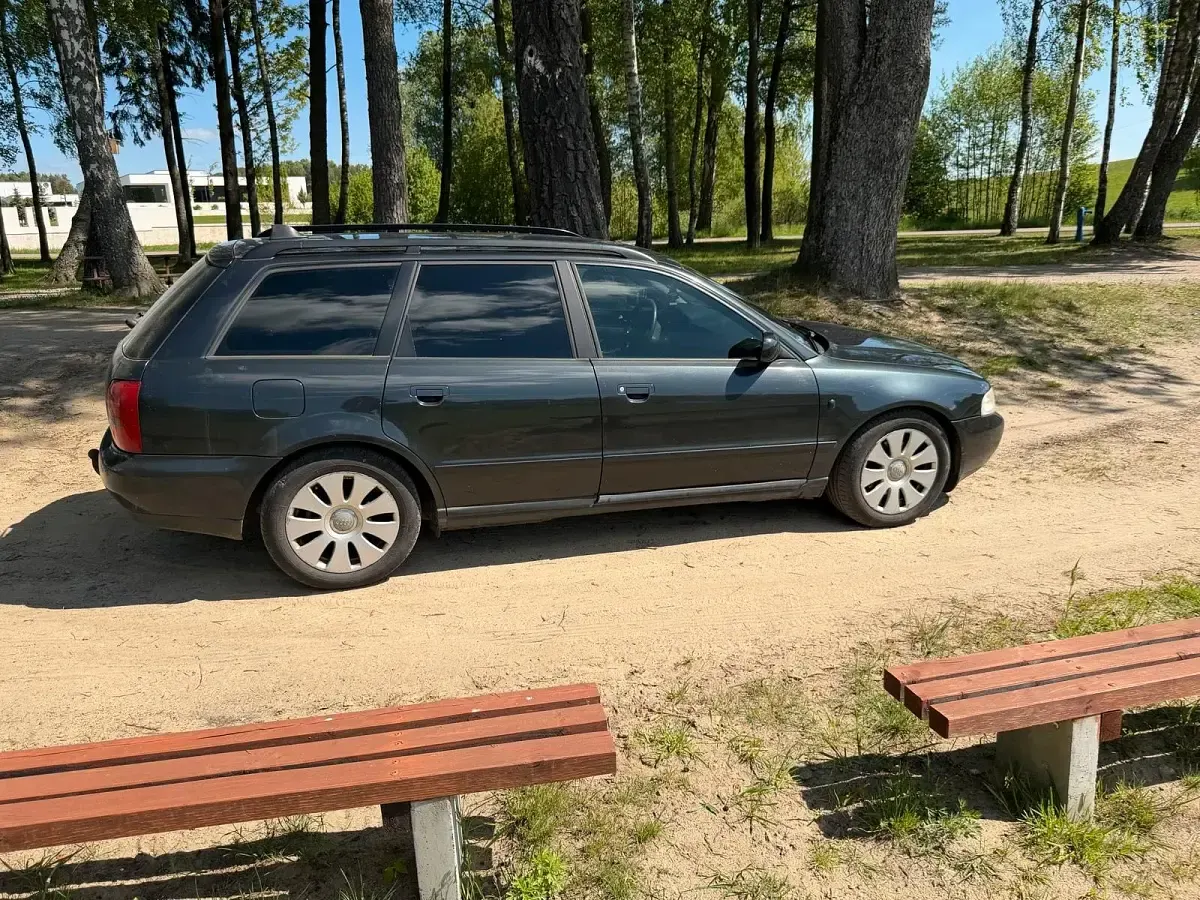 Gebraucht Audi A4 110 PS (80 kW) 1998 Schwarz Kombi