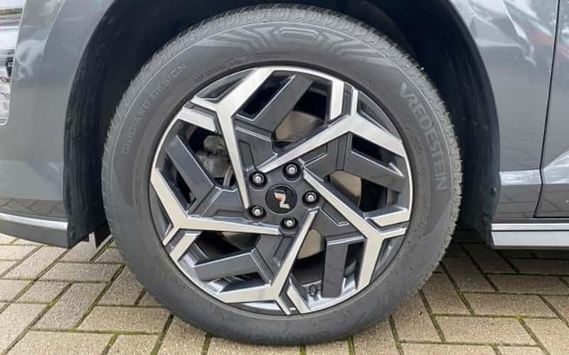 Gebraucht Hyundai Kona N Line 199 PS (146 kW) 2024 Grau SUV