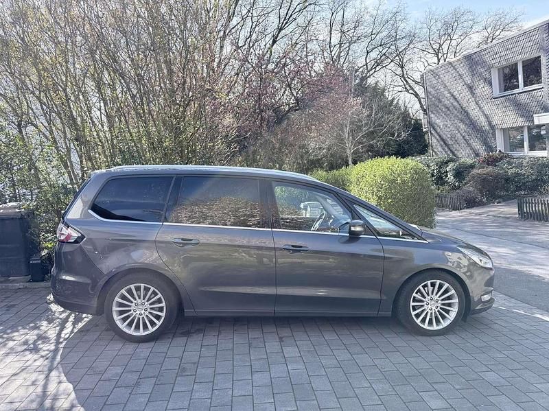 Gebraucht Ford Galaxy Titanium 179 PS (131 kW) 2016 Grau Van / Kleinbus