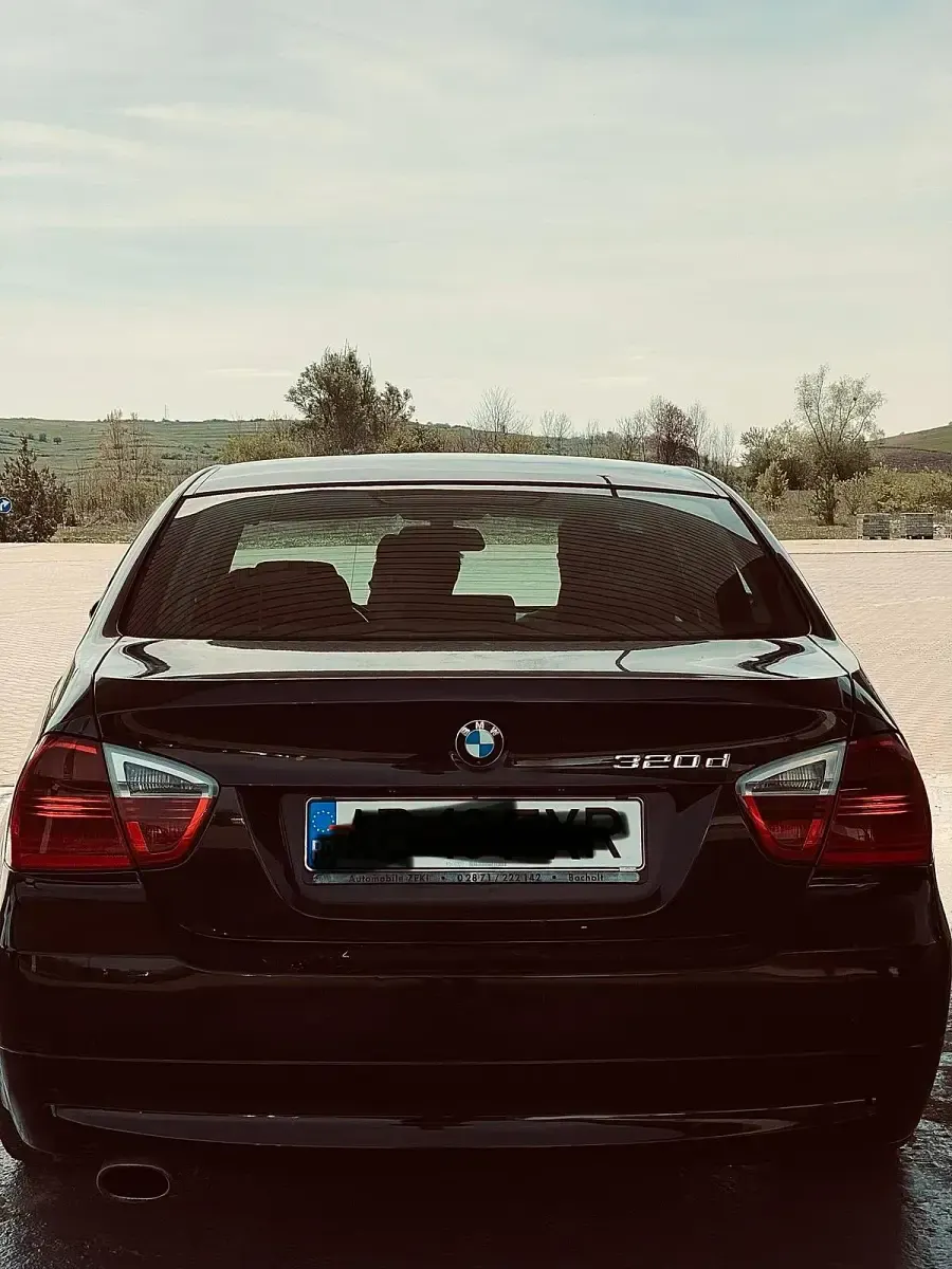 Gebraucht BMW 320 177 PS (130 kW) 2008 Schwarz Limousine