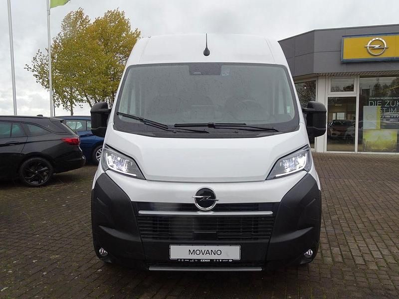 Gebraucht Opel Movano 140 PS (102 kW) 2024 Cassablanca weiss Van