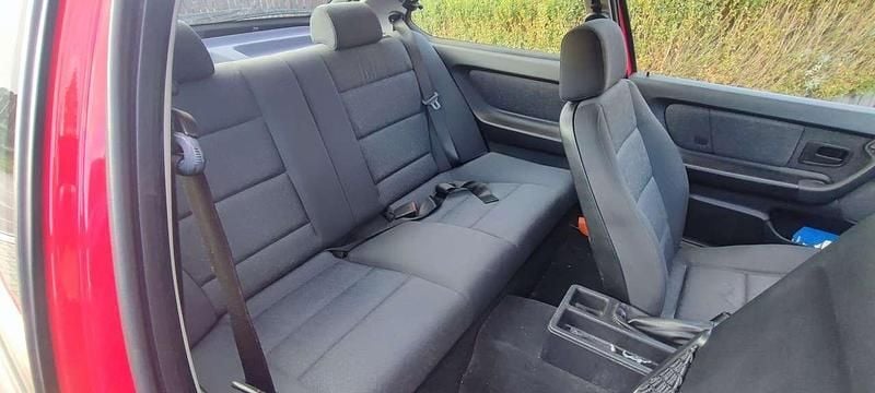 Gebraucht BMW 316 105 PS (77 kW) 1999 Rot Limousine