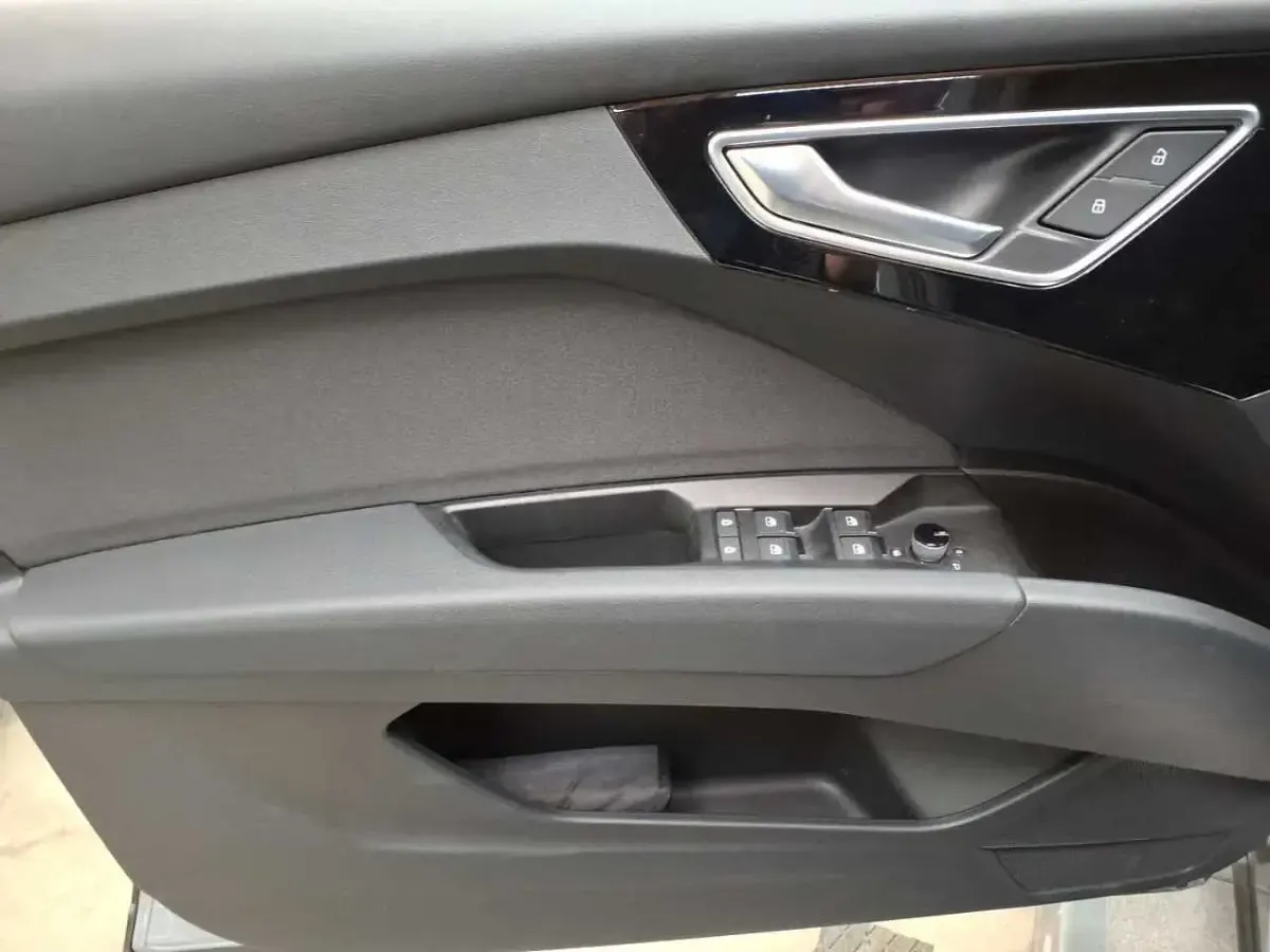 Usata Audi Q4 e-tron Ambiente 194 kW (265 CV) 2023 Grigio SUV