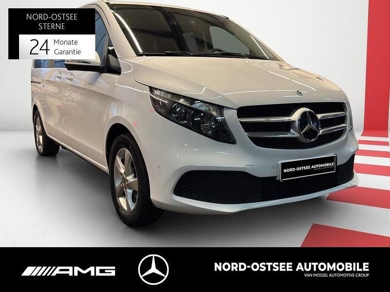 Gebraucht Mercedes V220 163 PS (119 kW) 2022 Weiß Van / Kleinbus