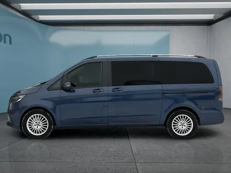 Gebraucht Mercedes V300 237 PS (174 kW) 2024 Blau Van / Kleinbus