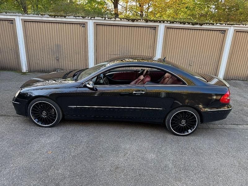 Schwarz Gebraucht 2007 Mercedes CLK350 Sport Edition Coupé | 14.600 € - Bild 1/4