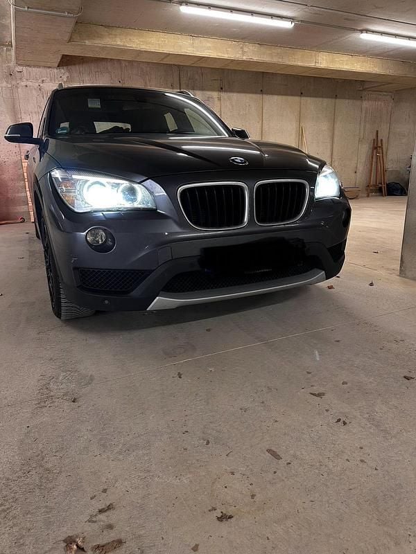Grau Gebraucht 2012 BMW X1 SUV | 8.000 € (Superpreis) - Bild 1/4