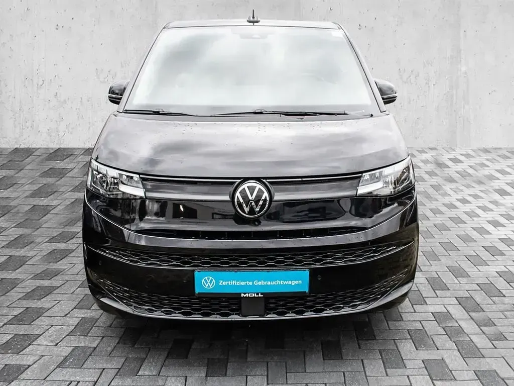 Gebraucht VW Multivan Basis 150 PS (110 kW) 2024 Deep black perleffekt Van / Kleinbus