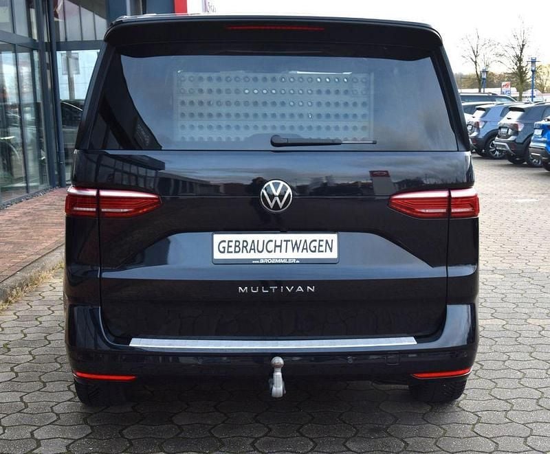 Gebraucht VW Multivan 150 PS (110 kW) 2022 Deep black perleffekt Van