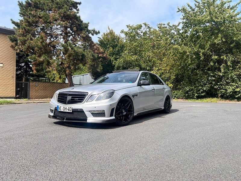 Silber Gebraucht 2008 Mercedes E500 Avantgarde Limousine | 16.000 € (Teuer) - Bild 1/4