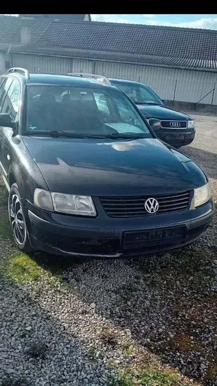Gebraucht VW Passat Basis 102 PS (75 kW) 2000 Schwarz Kombi