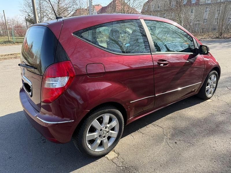 Gebraucht Mercedes A160 Elegance 95 PS (69 kW) 2010 Rot Limousine