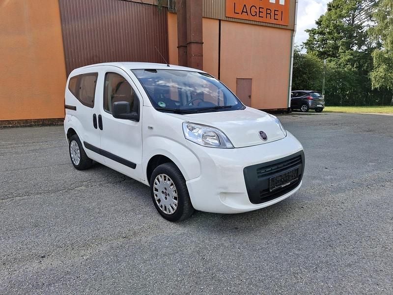 Weiß Gebraucht 2010 Fiat Qubo Trekking Van / Kleinbus | 1.650 € (Guter Preis) - Bild 1/4
