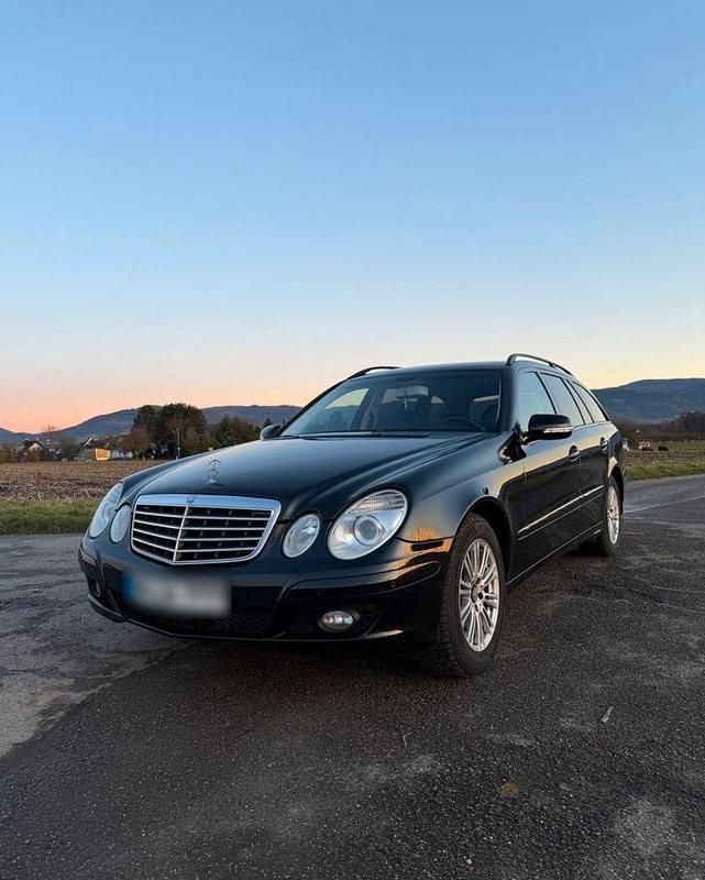 Schwarz Gebraucht 2008 Mercedes E280 Classic Kombi | 10.500 € - Bild 1/4