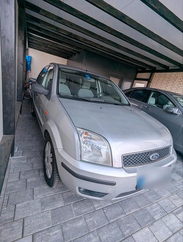 Second-hand Ford Fusion 80 CP (58 kW) 2003 Argintiu Hatchback