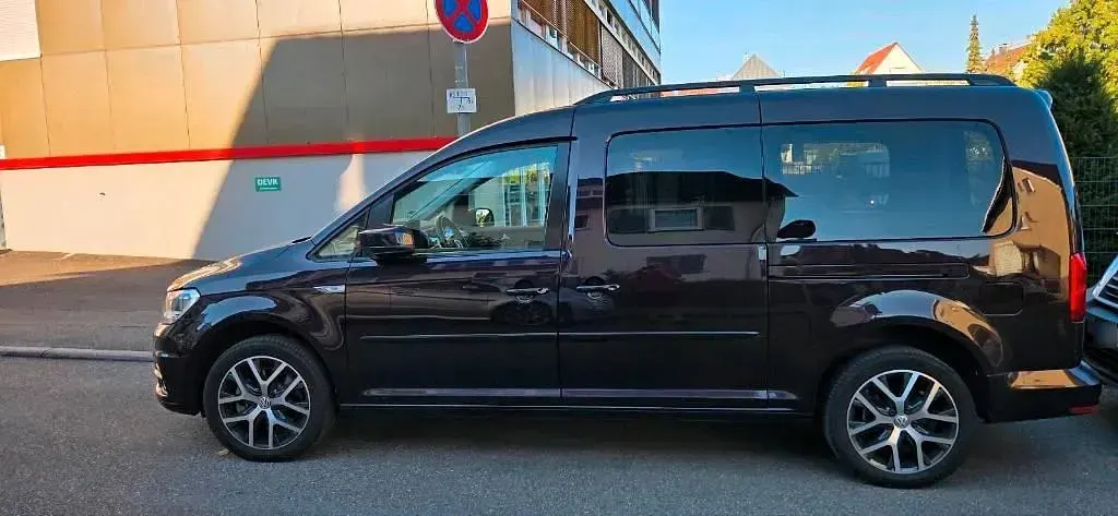 Gebraucht VW Caddy Maxi Comfortline 102 PS (75 kW) 2016 Violett Van / Kleinbus