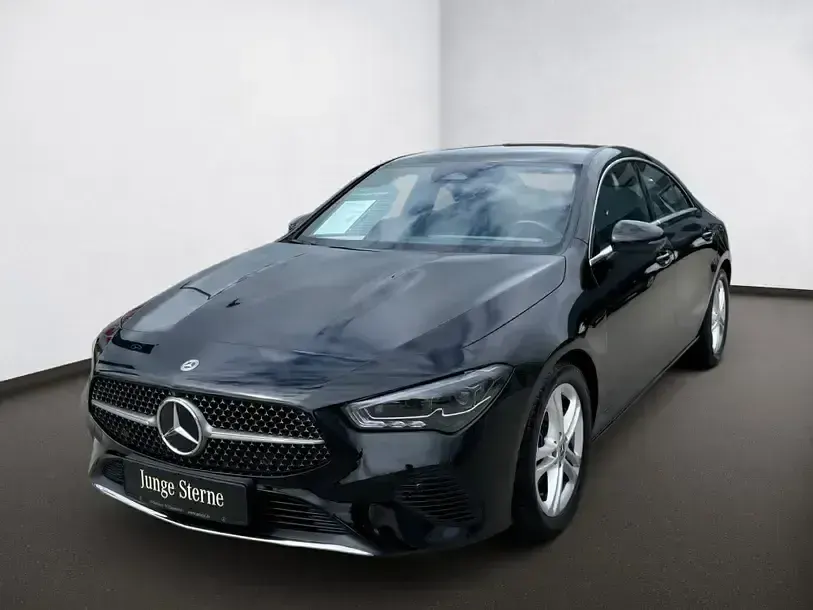 Gebraucht Mercedes CLA200 Progressive 150 PS (110 kW) 2023 Nachtschwarz uni Coupé