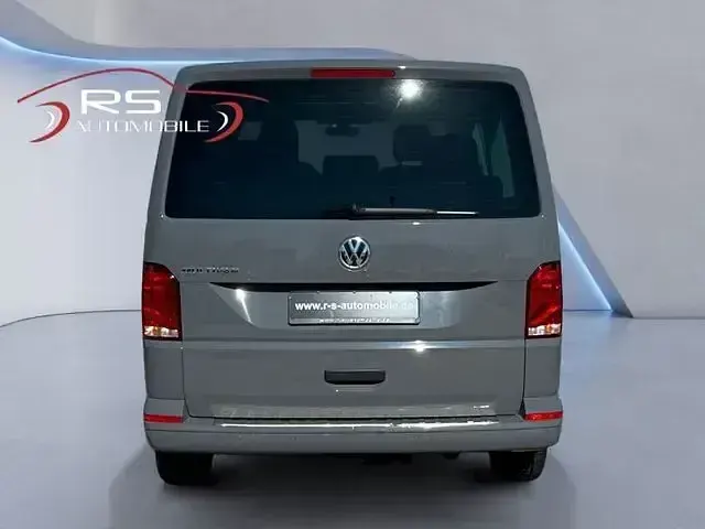 Używany VW Multivan 150 KM (110 kW) 2021 Szary Minivan