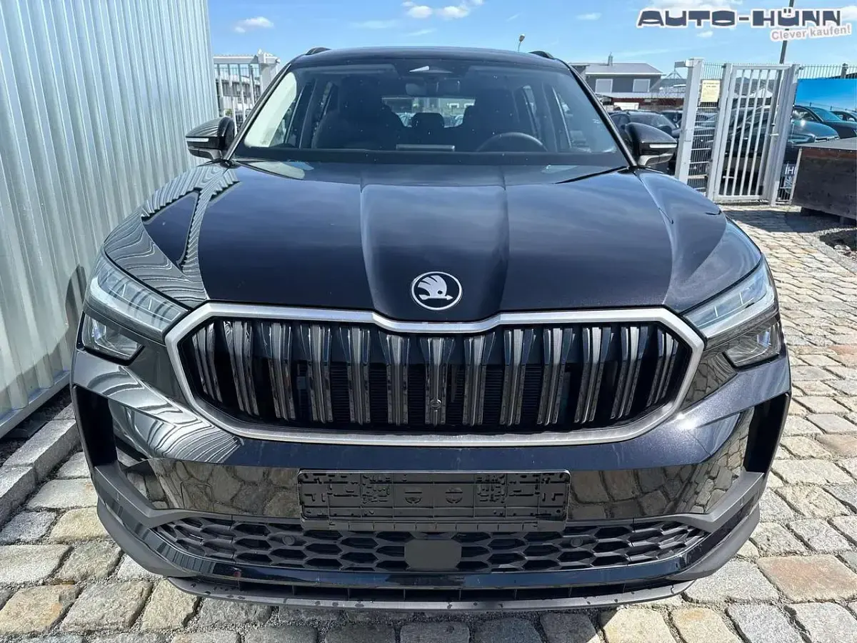 Neu Skoda Kodiaq Selection 150 PS (110 kW) 2026 Schwarz metallic SUV