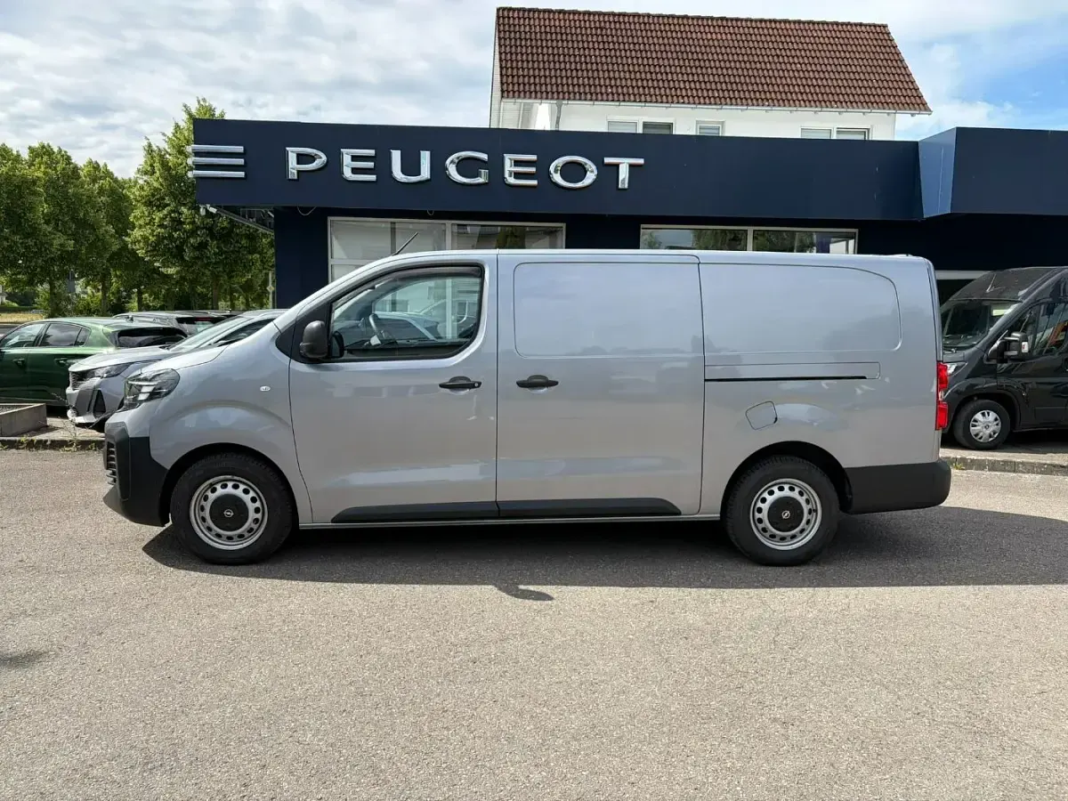 Gebraucht Opel Vivaro-e Combi 144 PS (105 kW) 2025 Lack grau artense/typ aussenverkleidung metallic lackierung Van / Kleinbus