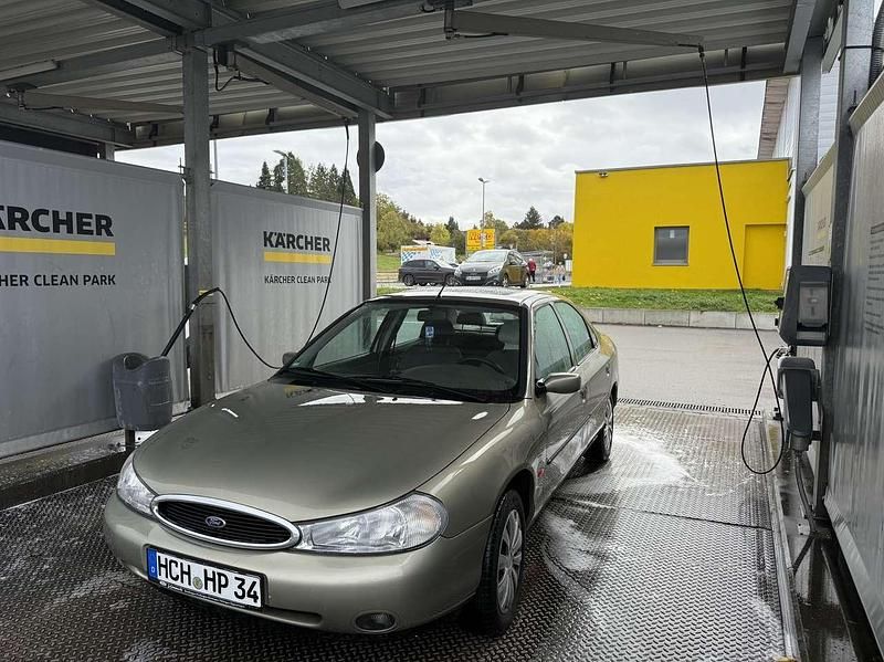 Gebraucht Ford Mondeo 95 PS (69 kW) 1999 Grün Limousine