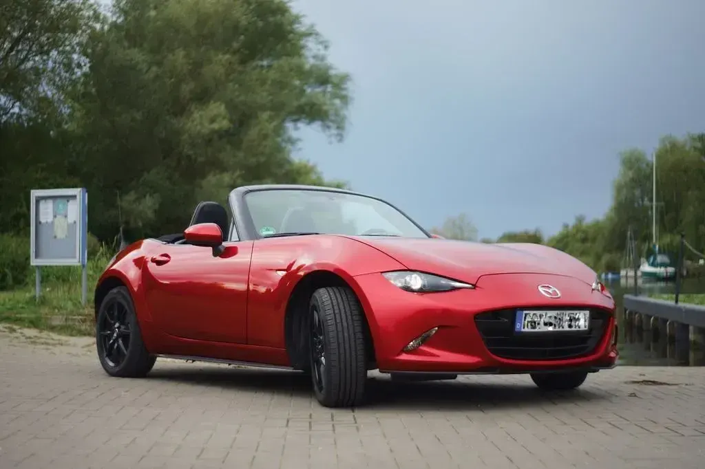 Gebraucht Mazda MX5 Center-Line 131 PS (96 kW) 2016 Rot Cabrio