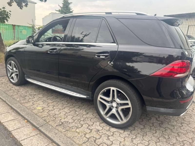 Gebraucht Mercedes GLE250 AMG line 204 PS (150 kW) 2018 Schwarz SUV